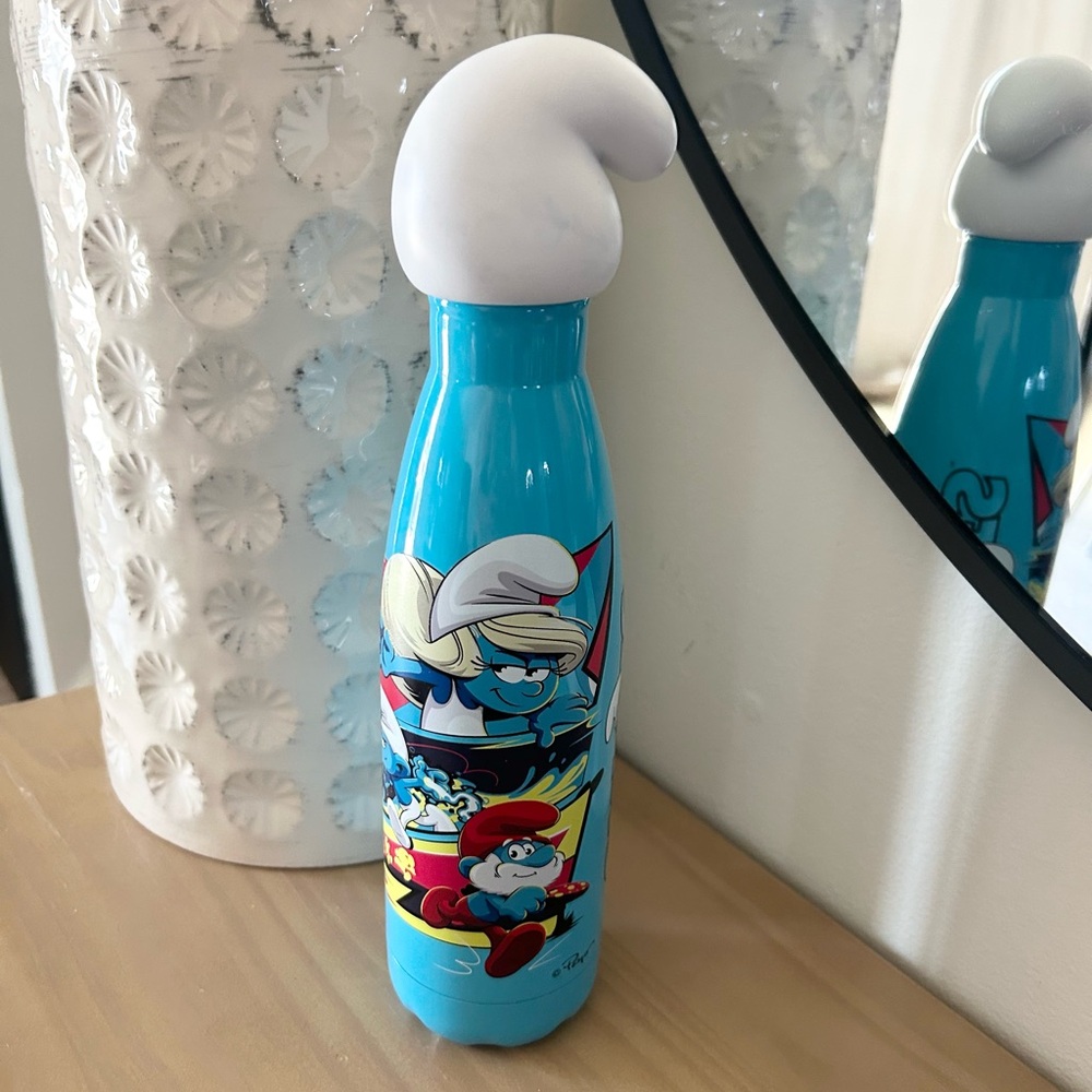 2025 Smurfs Collectible Blue Insulated Beverage Water Bottle